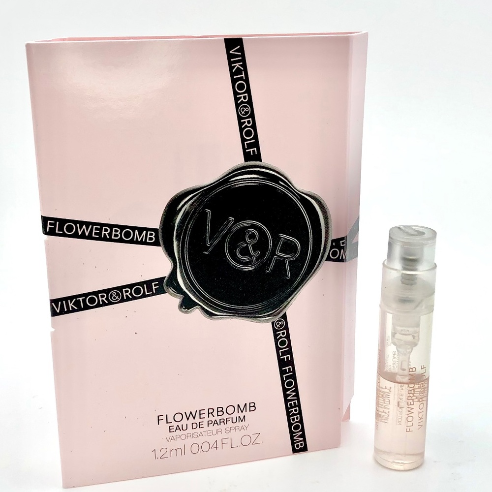 ❤️ 4 for $25 Viktor & Rolf FLOWERBOMB Mini Travel Vial New On Card
